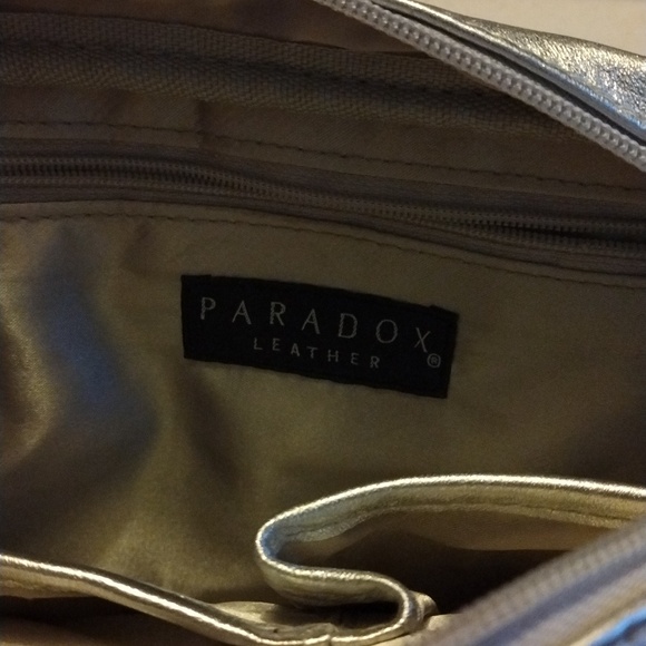 Paradox Leather Silver And Gold Quilted Chain Bag w Tassel - Picture 3 of 9